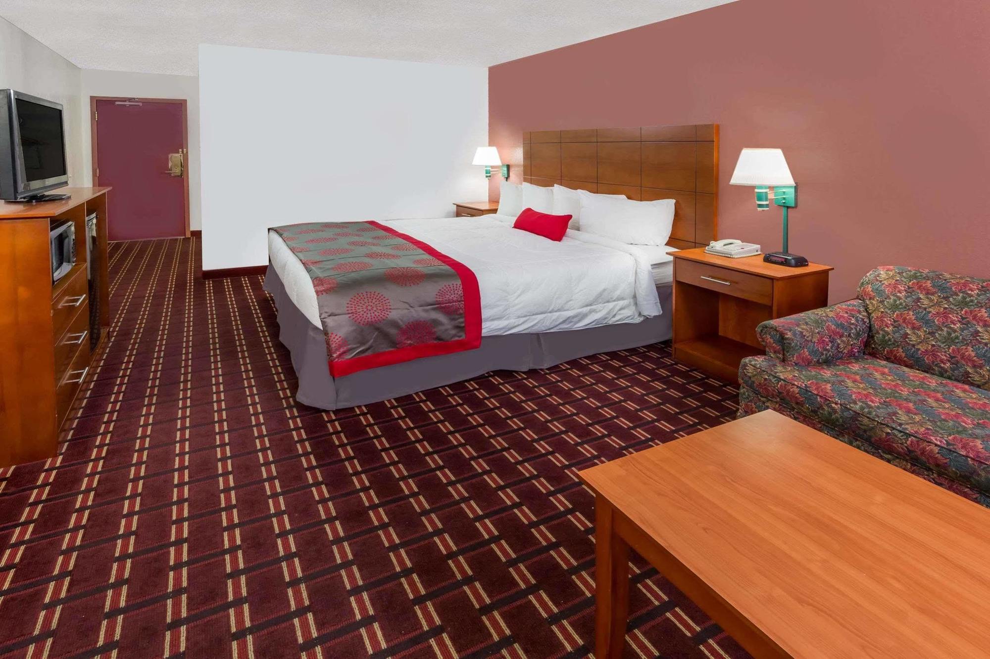 Ramada By Wyndham Medford Hotel & Conference Center Exteriér fotografie