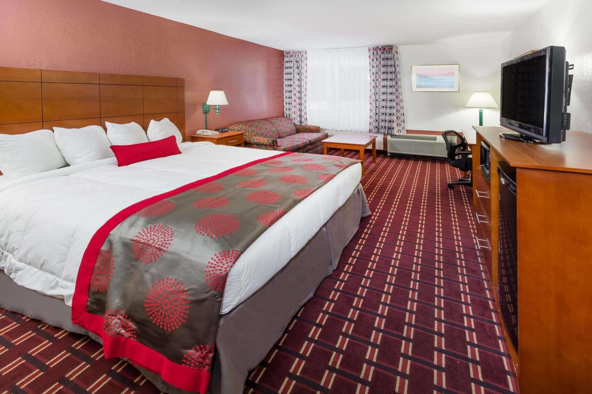 Ramada By Wyndham Medford Hotel & Conference Center Exteriér fotografie
