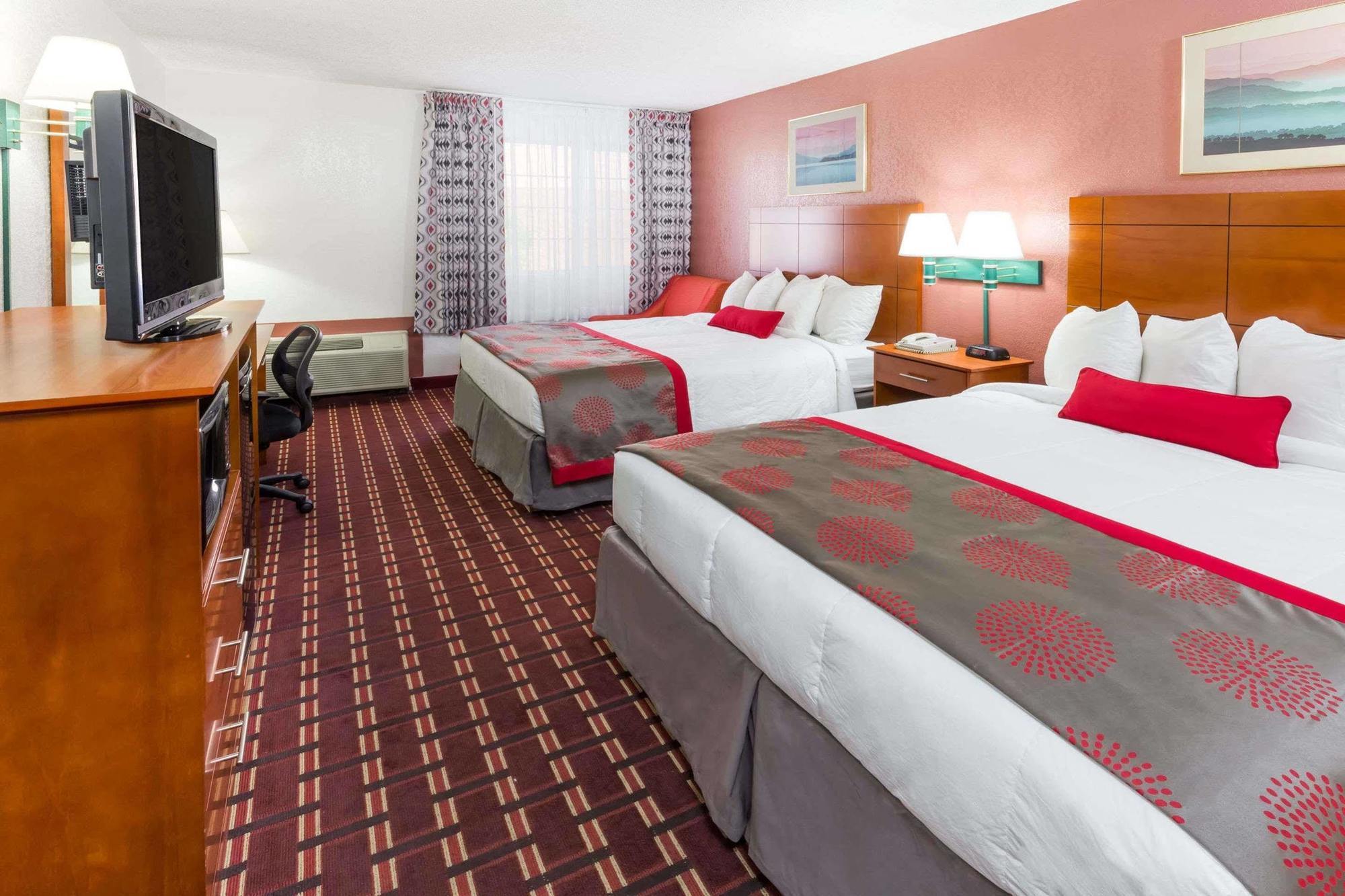 Ramada By Wyndham Medford Hotel & Conference Center Exteriér fotografie