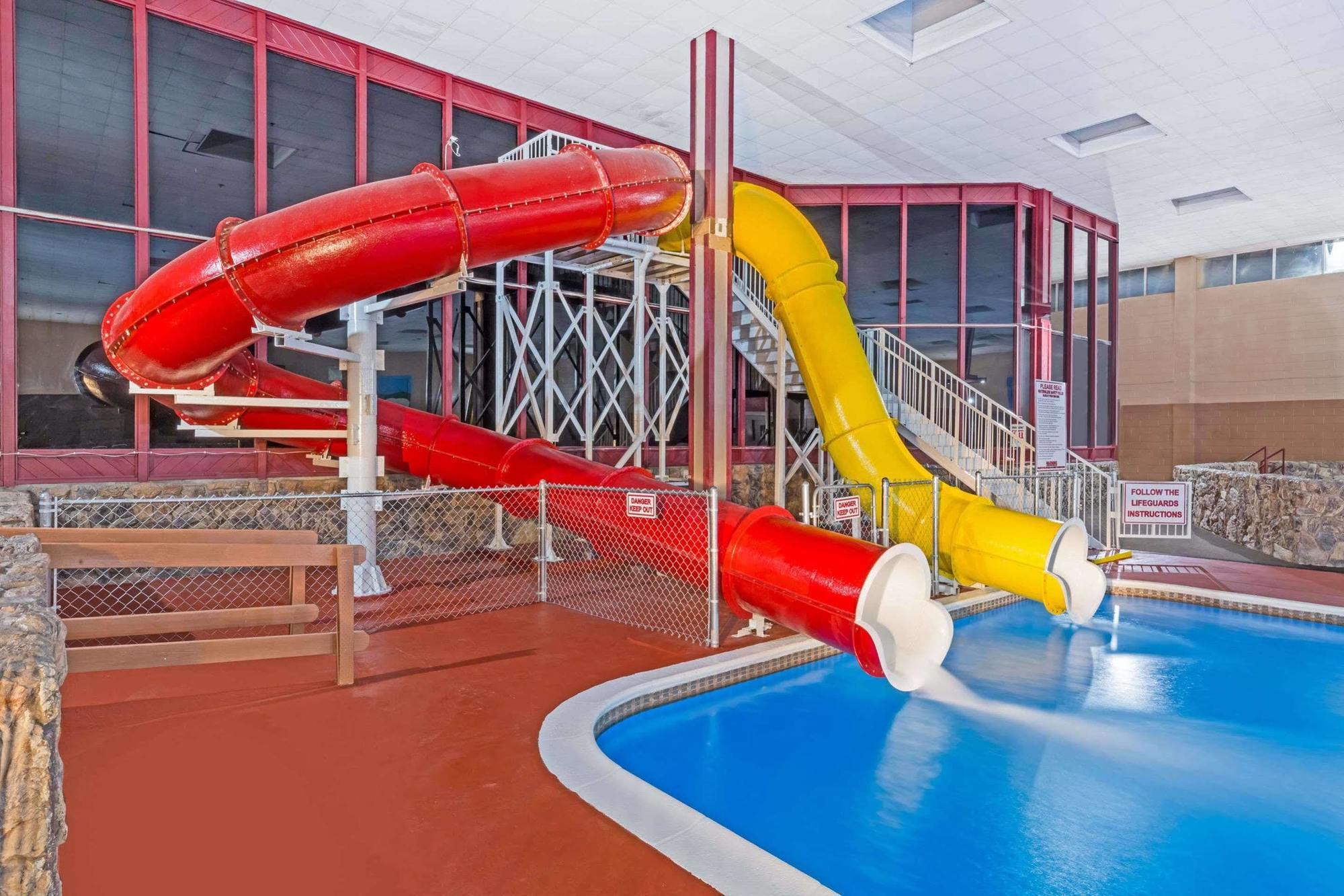 Ramada By Wyndham Medford Hotel & Conference Center Exteriér fotografie